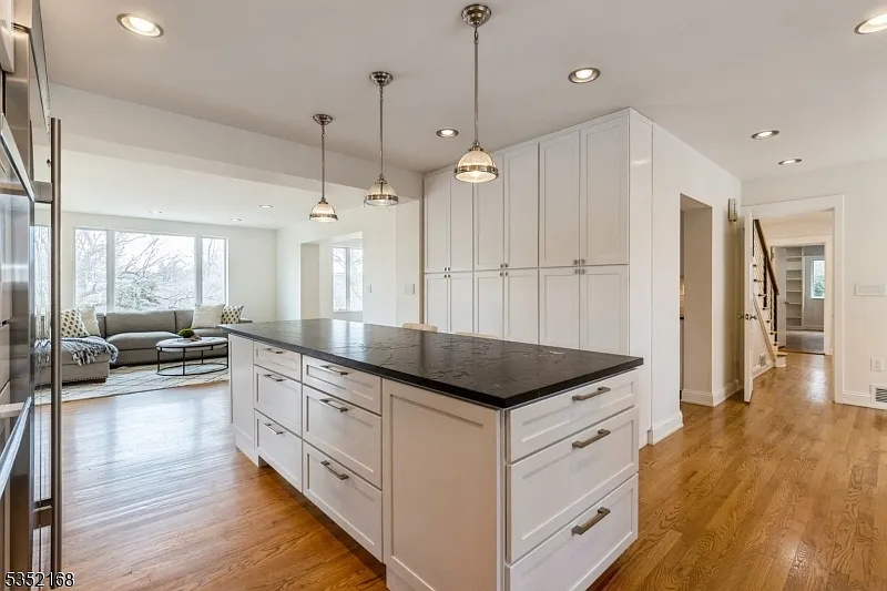 5 bed, 4.5 bath, $13,000 — Photo 4