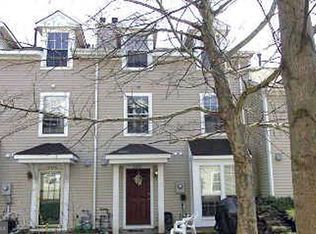 14374 Gringsby Ct, Centreville, VA 20120