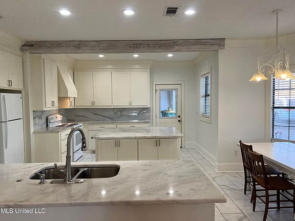 4th image of 646 Bryceland Blvd