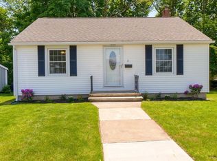 2 Bay Edge Ln, Worcester, MA 01604