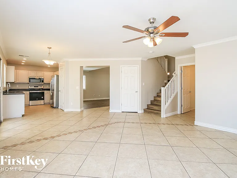 2477 W Wrangler Way — Photo 3