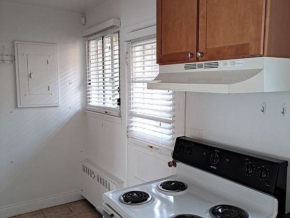 2nd image of 1933-43 Hickory Rd #1937-C