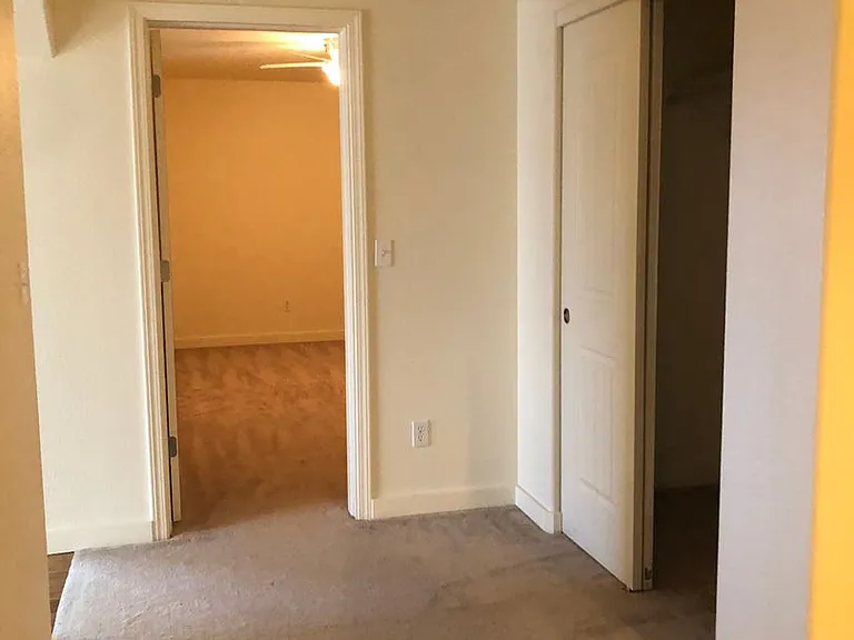 4334 Vineyard Ter — Photo 15