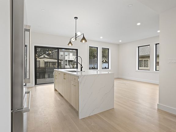 3rd image of 14 Bonair St #14