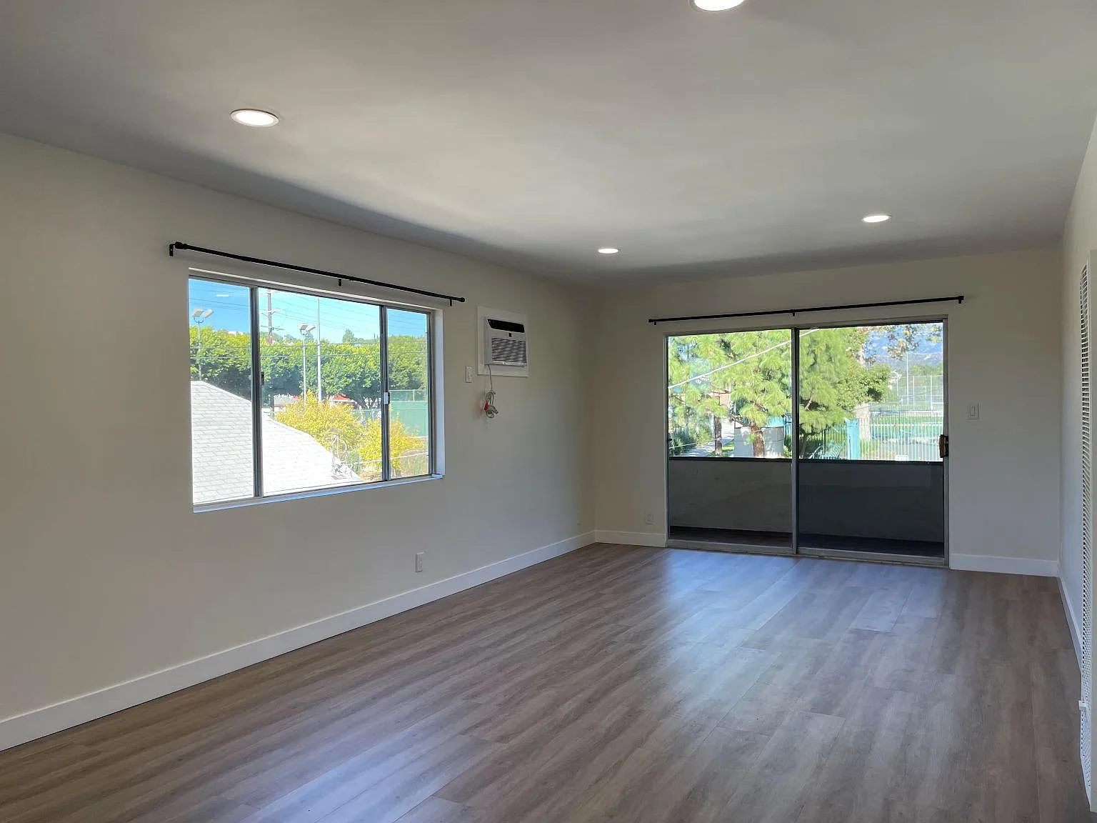 2 bed, 907 sqft, $2,800 — Photo 3
