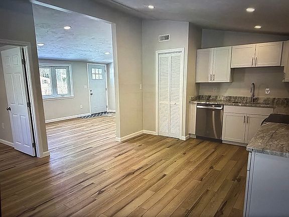 4th image of 113 Paula Cir #1