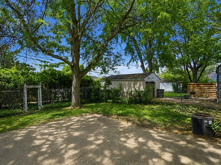 3267 Walmar Dr — Photo 37