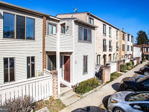 2nd image of 8 Brassie Ct