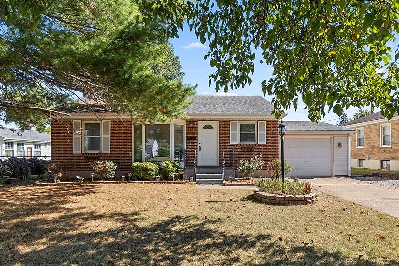 1st image of 1120 Gahan Dr