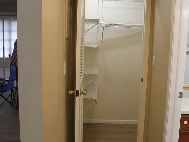 2948 Bancroft Cir E #C — Photo 8