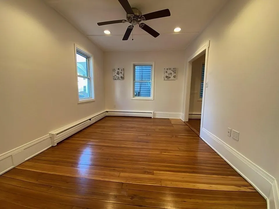 22 Carlton St #1