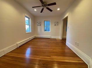22 Carlton St APT 1, Salem, MA 01970