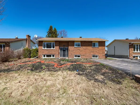 587 Alfred St E, Pembroke, ON K8A 8A2