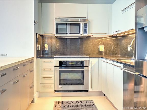 4th image of 950 Brickell Bay Dr APT 4106