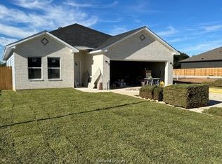 1800 Cornish Ct, Bryan, TX 77801