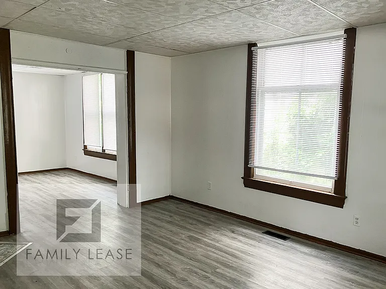 1613 N Edward St — Photo 6