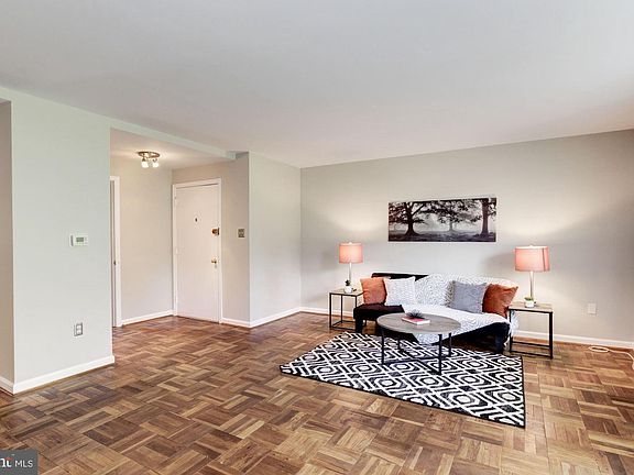 3rd image of 651 Azalea Dr APT 2