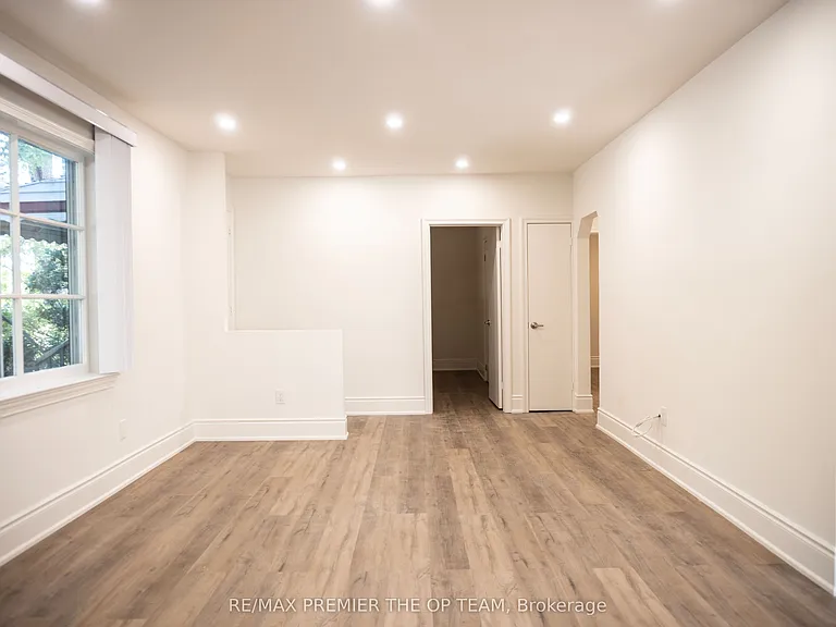 148 Martin Grove Rd #UPPER — Photo 7