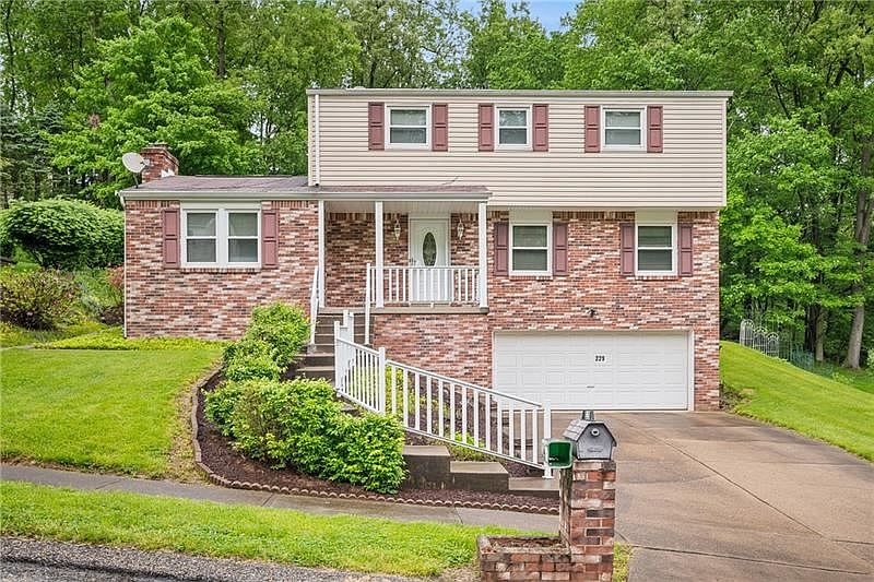 1st image of 229 Londonderry Ct