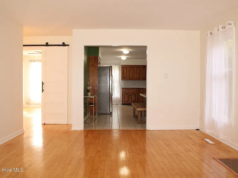 1624 E Indiana Ave #13 — Photo 7