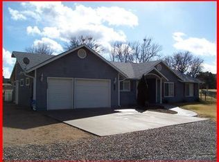 4250 N Lakeview Dr, Rimrock, AZ 86335