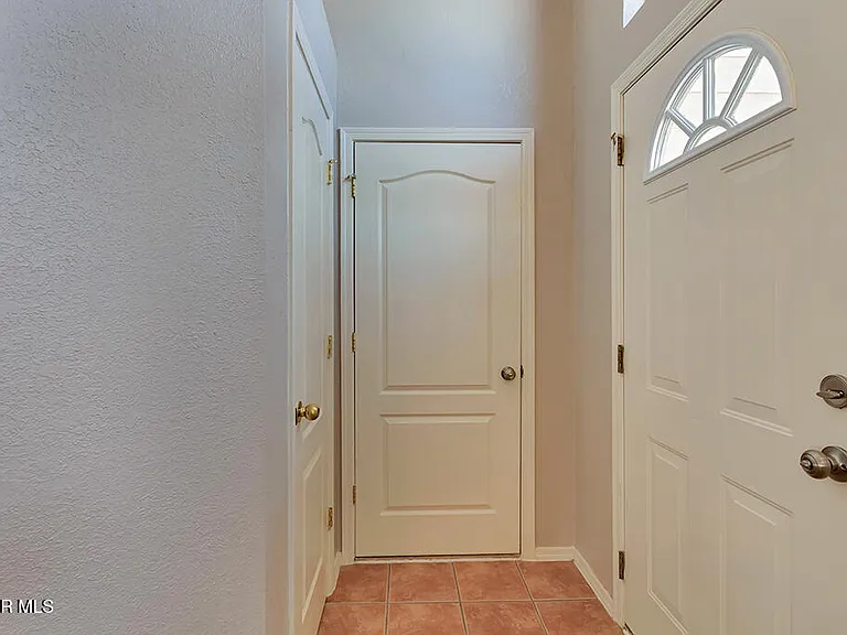 1417 Plaza Verde Dr — Photo 3