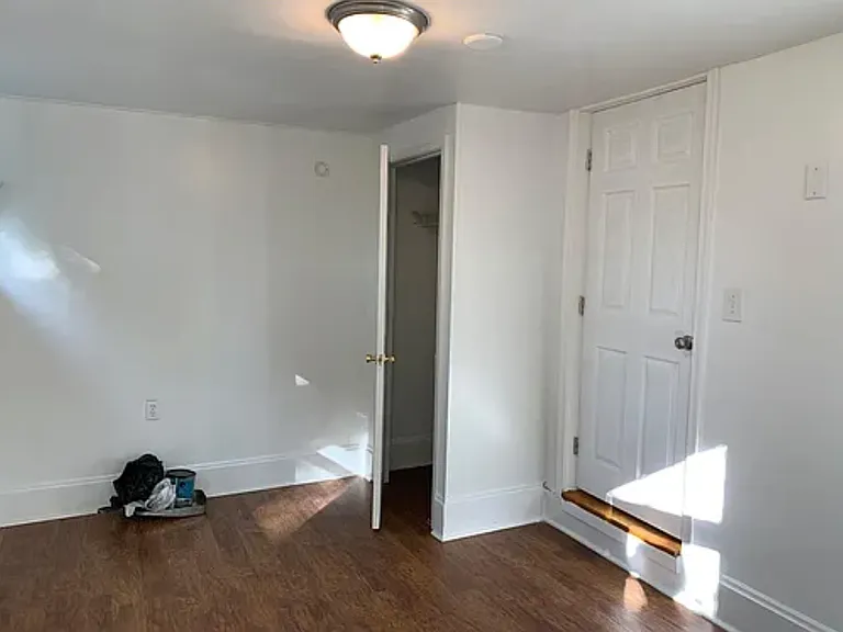 434 W Commerce St #1 — Photo 10