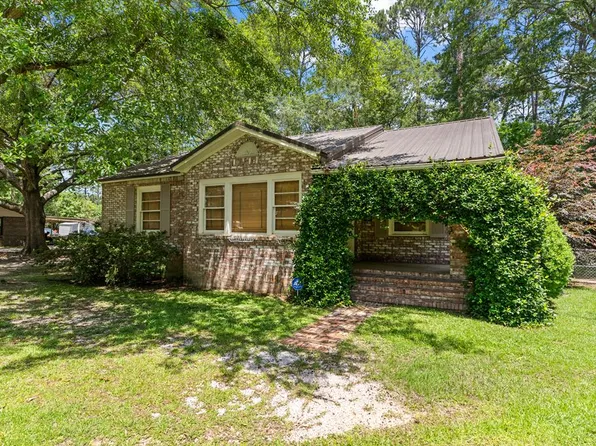 700 S Lakeview Dr, Dothan, AL 36301