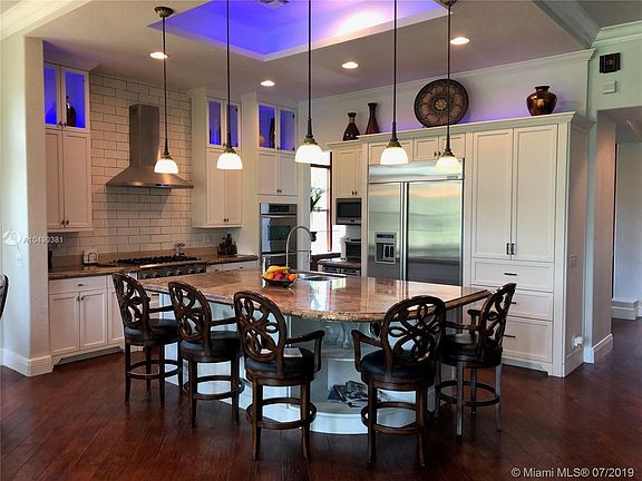 5th image of 10970 NW 78th Pl