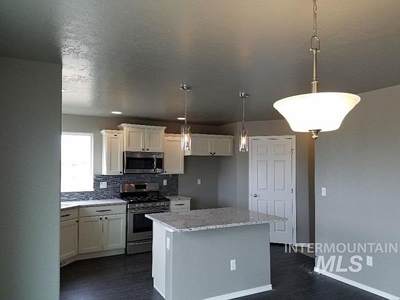 5th image of 844 Big Horn Dr