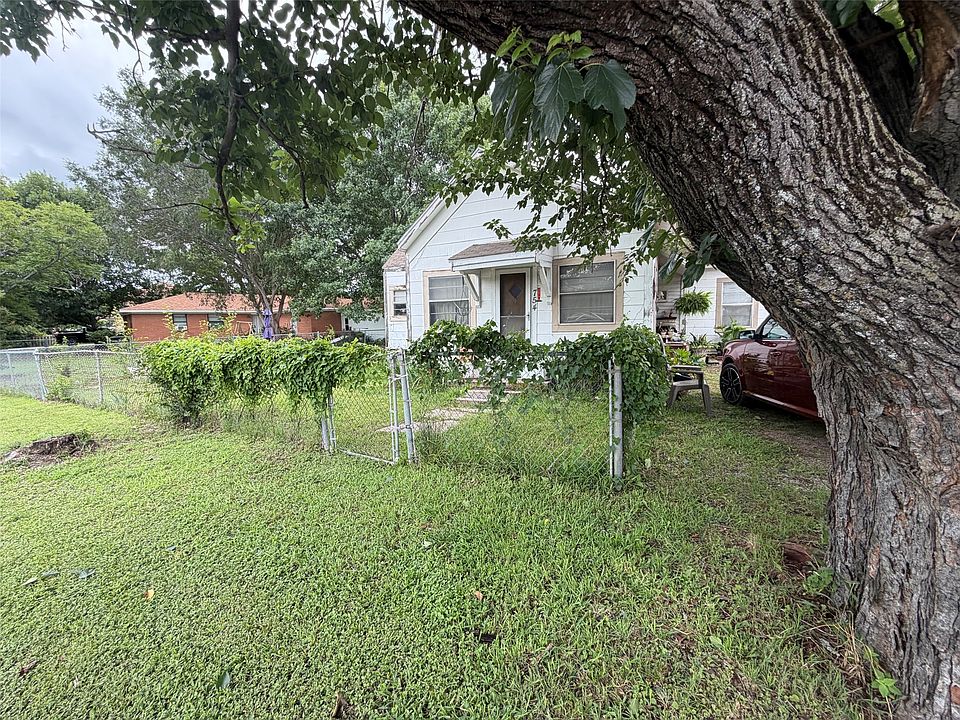 2nd image of 754 N Waco St