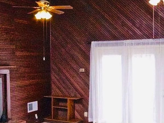 3rd image of 109 Hillcrest Rd