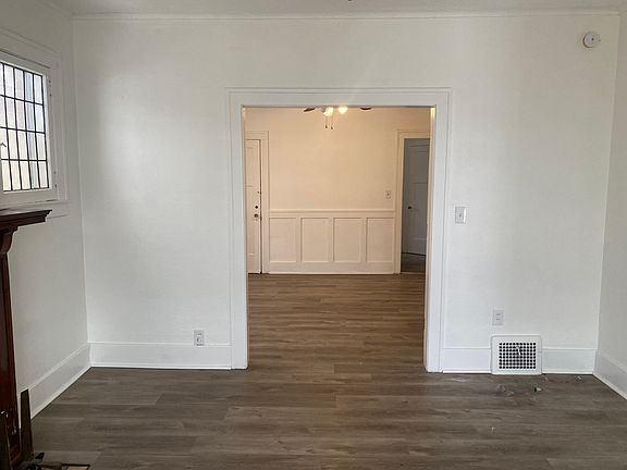 5th image of 1116 Carmel St