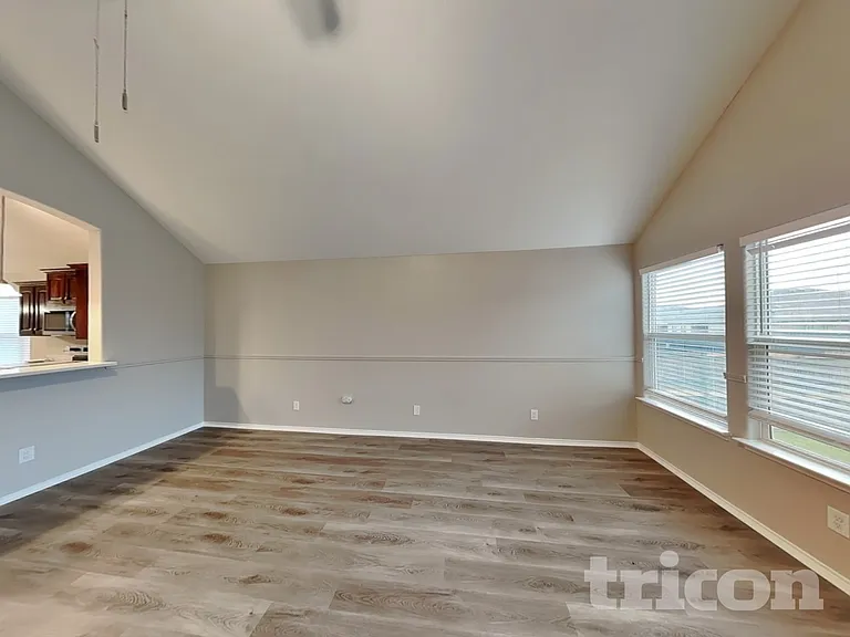 5401 Creek Hill Ln — Photo 4