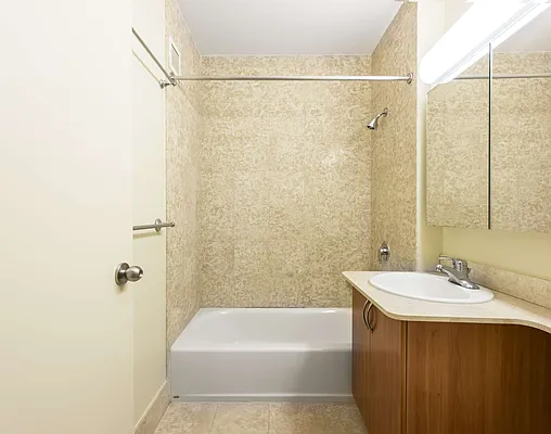 Rented by Chelsea Tower | media 4