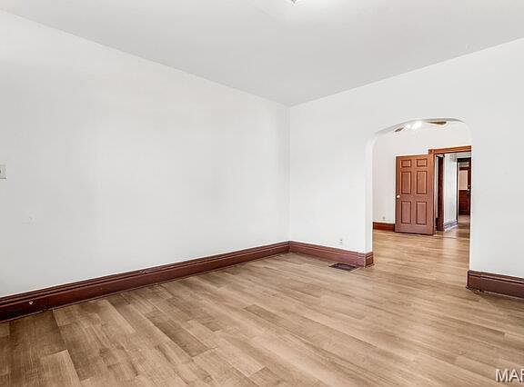5th image of 3645 Alberta St