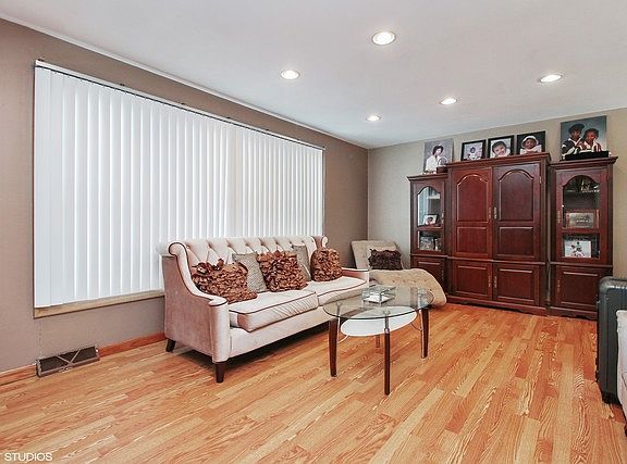 2nd image of 4640 175th Pl