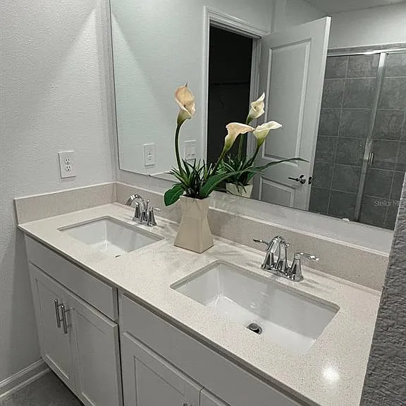 3101 Armstrong Ave — Photo 3