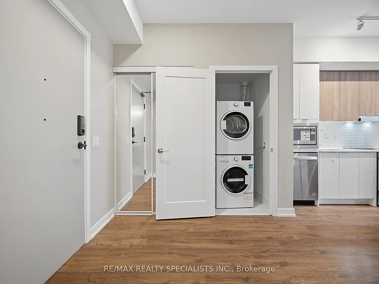 5105 Hurontario St #308 — Photo 22