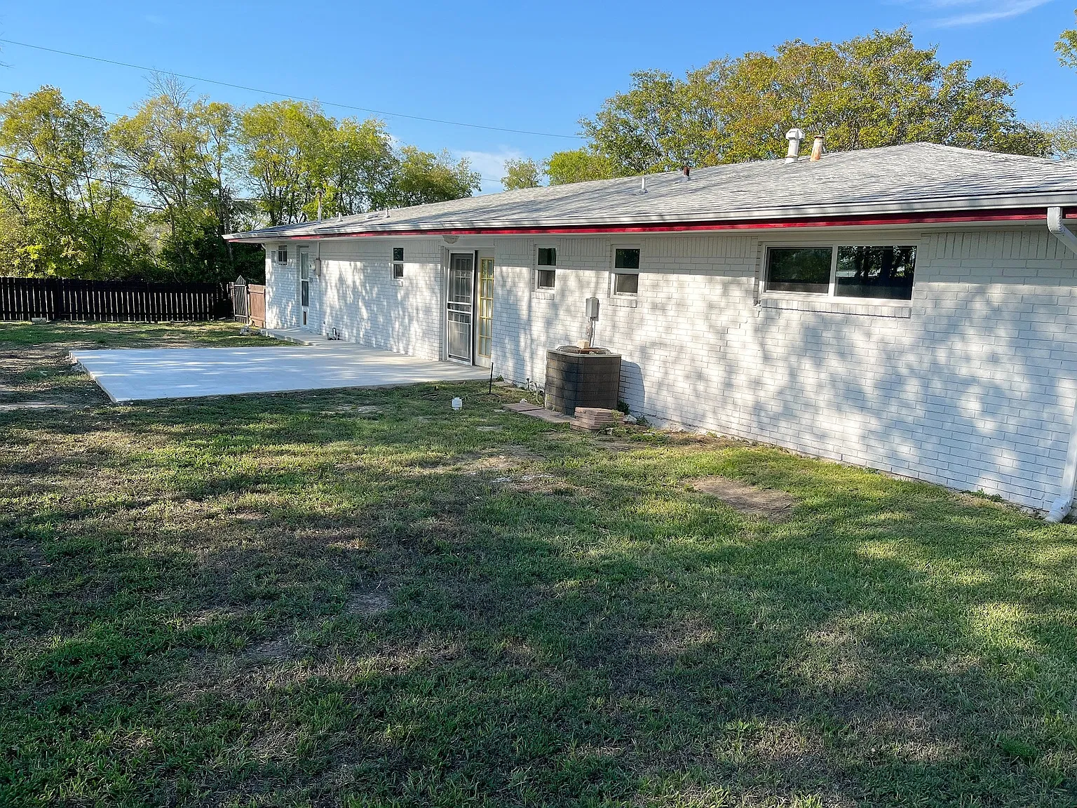 3 bed, 1428 sqft, $1,400 — Photo 2