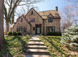 801 Cambridge Dr SE, East Grand Rapids, MI 49506