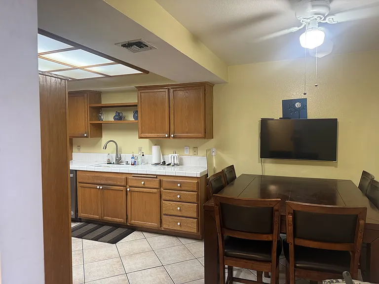 19620 Wyandotte St #3 — Photo 33