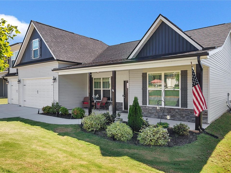1st image of 203 Legacy Ln