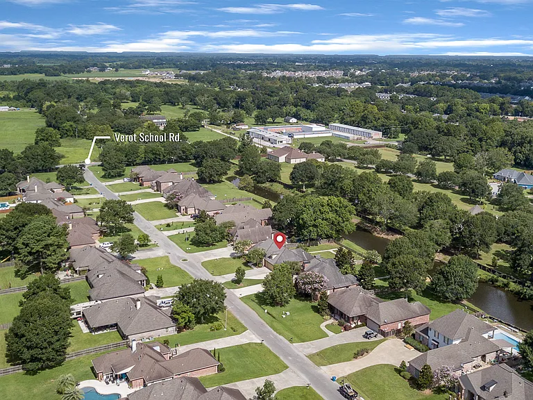 117 Maple Grove Ln — Photo 16