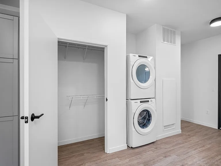 5. Franklin S.3 - Laundry 5. Franklin S.3 - Laundry