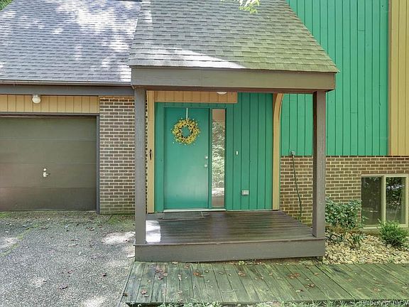 2nd image of 7 Fenwyck Ct