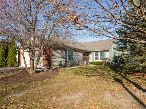 94 W Essington Dr, Round Lake, IL 60073