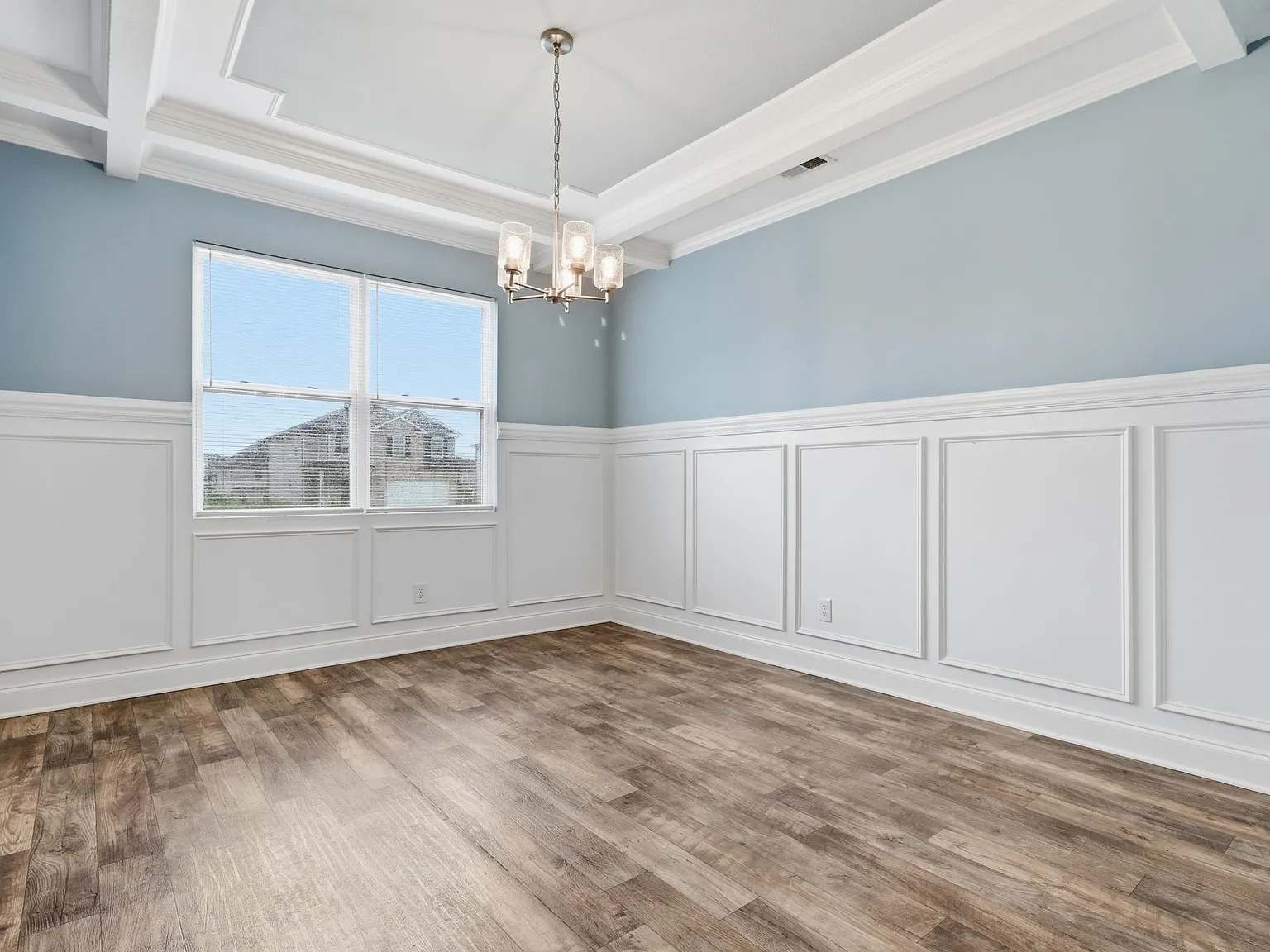 2255 Viking Court - 1 — Photo 4