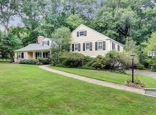 32 Windsor Pl, Essex Fells, NJ 07021