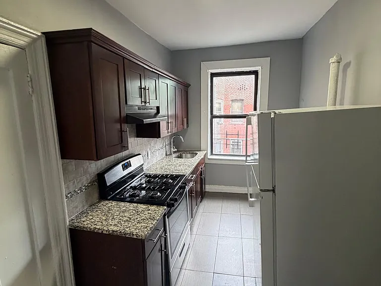 445 Mount Prospect Ave #4B — Photo 5